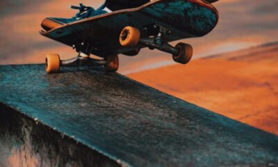 Uno skateboard in primo piano