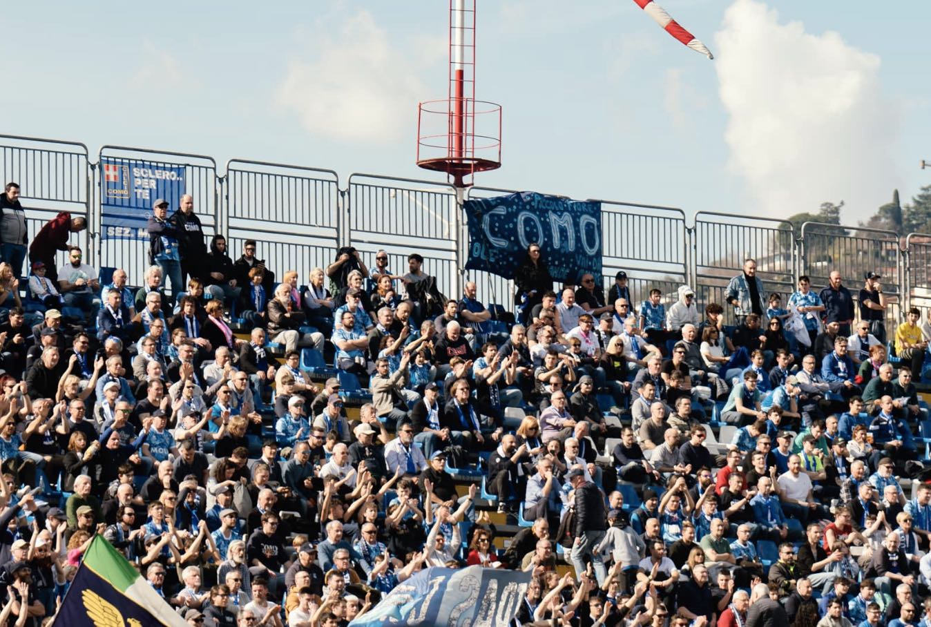 Un dettaglio del tifo lariano