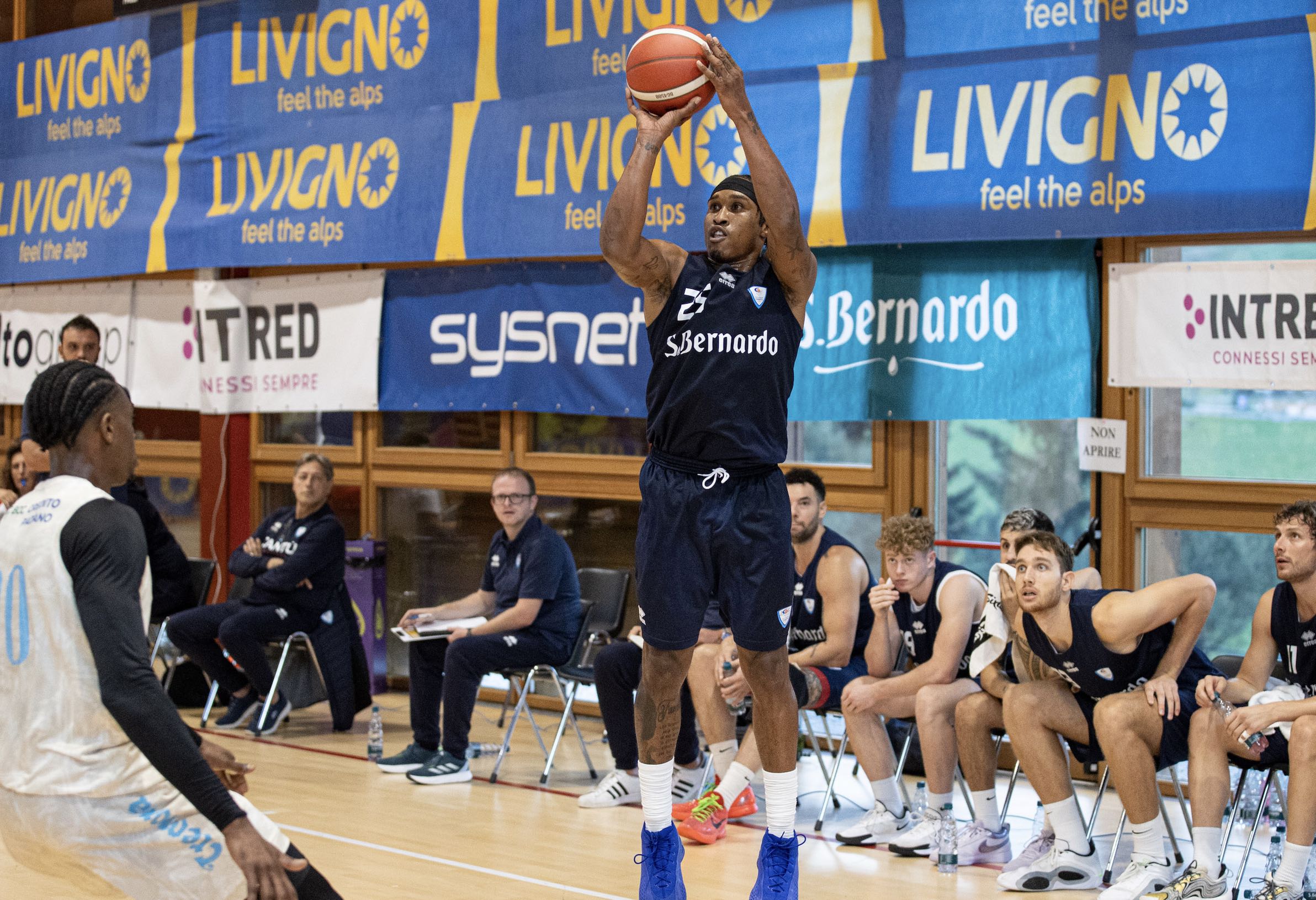 Tyrus McGee al tiro
