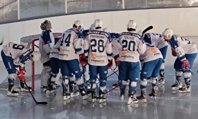 I ragazzi dell'Hockey Como durante la gara amichevole contro l'Ascona