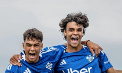 I giocatori del Como Primavera festeggiano dopo il goal del pareggio a Parma.