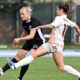Un'azione di gioco di Como Women-Roma