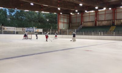 Giovani hockeisti comaschi sul ghiaccio di Casate