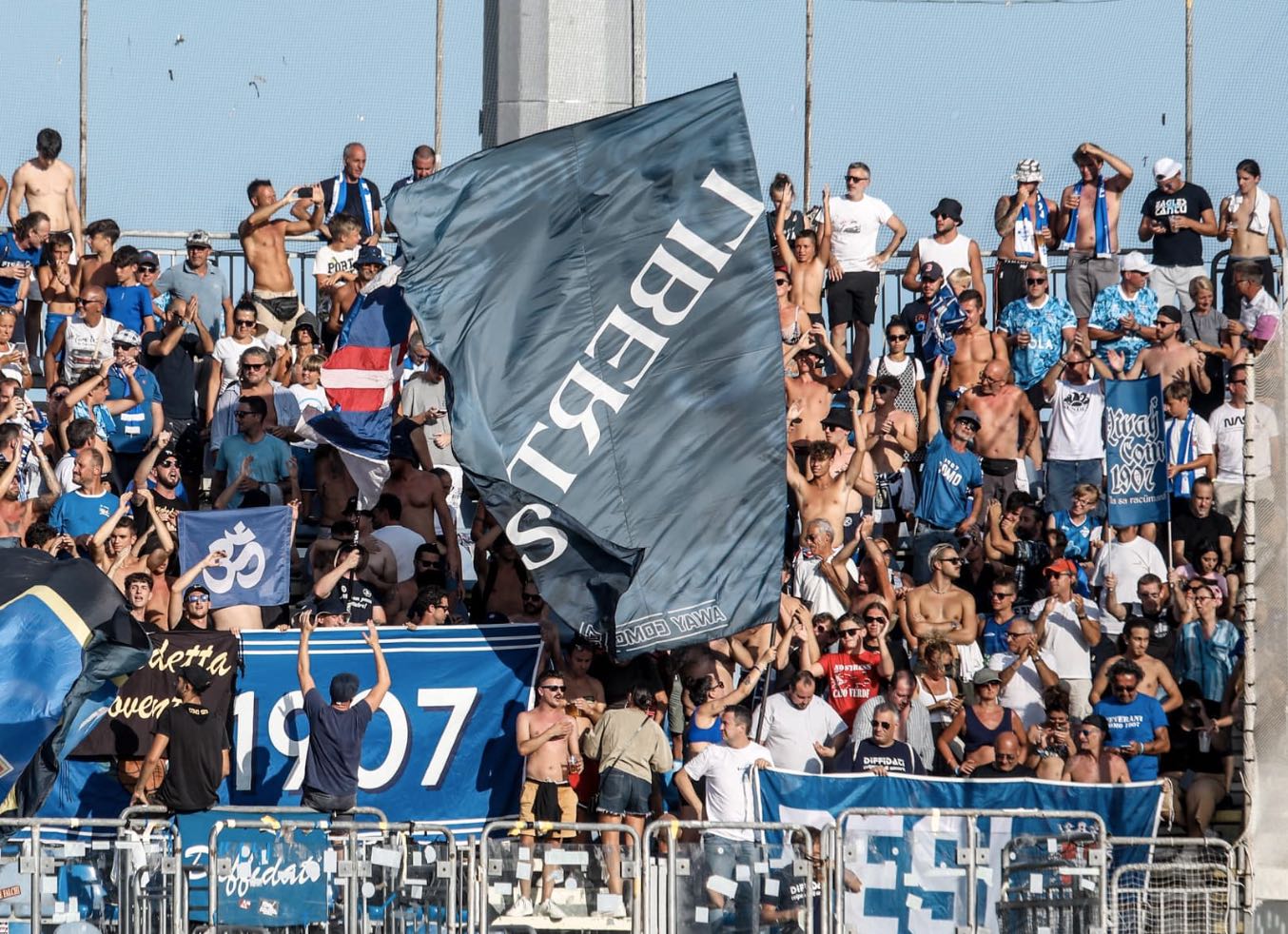 Tifosi lariani al Sinigaglia