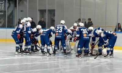 I giocatori dell'Hockey Como a colloquio fra di loro.