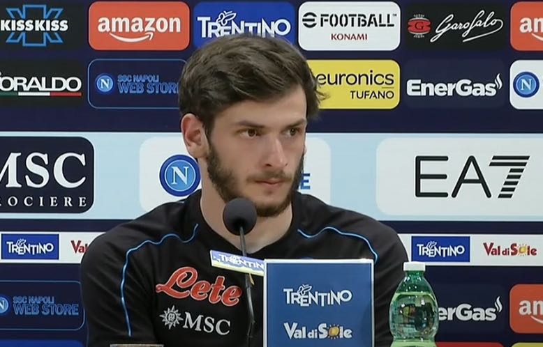 Kvaratskhelia in conferenza stampa