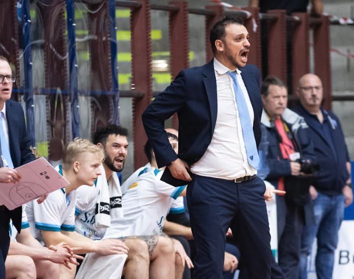 Coach Nicola Brienza
