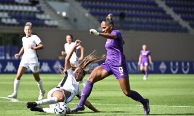 Un'azione di gioco di Fiorentina-Como Women