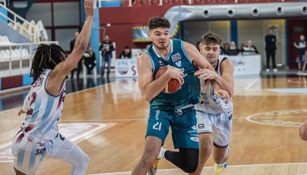 Pallacanestro Cantù Grant Basile