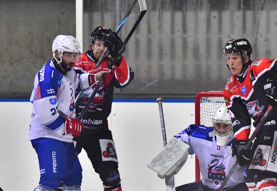 Una fase di gioco dell'Hockey Como