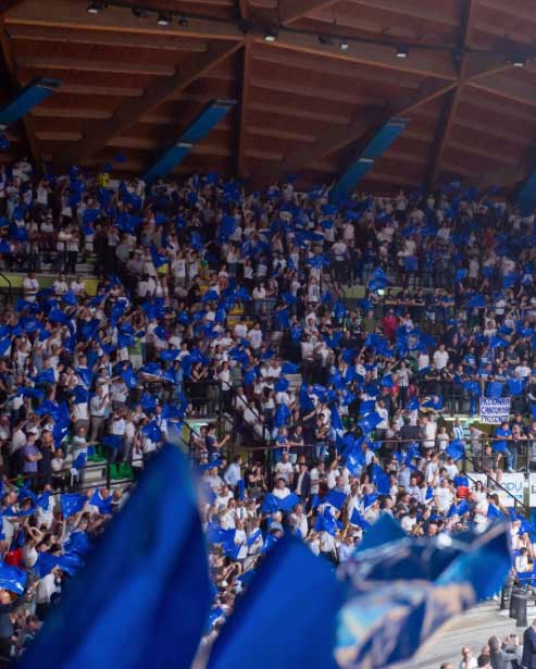 Pubblico Pallacanestro Cantù