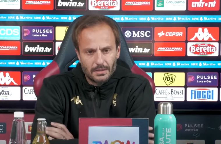 L'allenatore del Genoa, Gilardino, in conferenza stampa