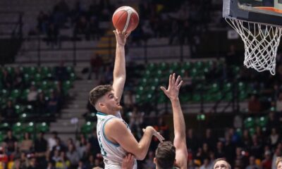 Grant Basile a canestro