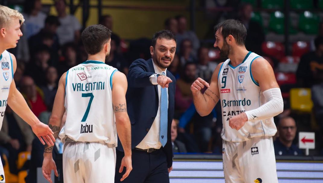 Brienza parla con i suoi giocatori